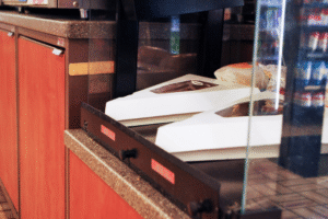 9.25" X 9" X 1.69" Pizza Clamshell  White, w/ Window